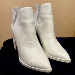 Steve Madden Chaya Pointed Booties